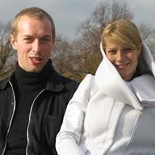 Chris Martin Gwyneth Paltrow take a shit
